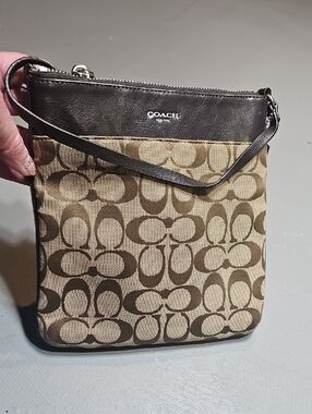 Coach 52576 EUC Signature Jacquard North South Swingpack Crossbody Bag